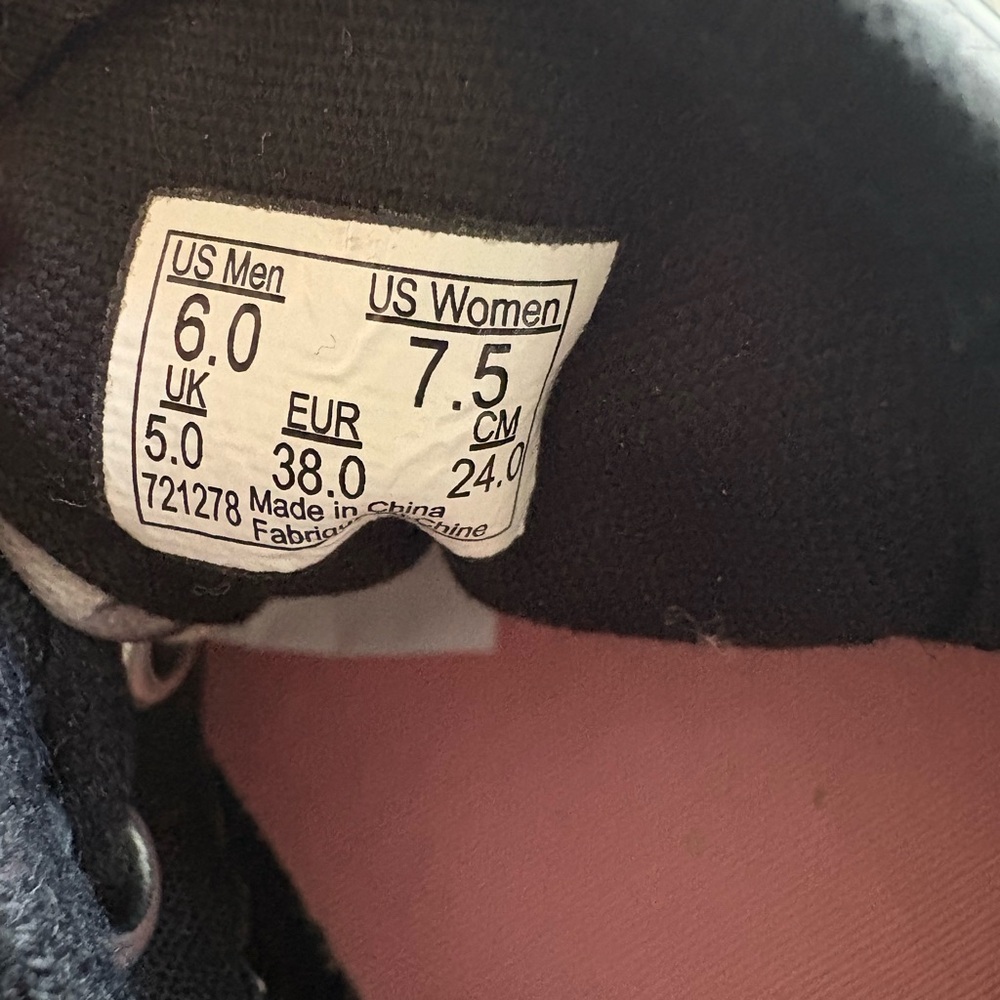 Vans "Digi Roses” - Picture 7 of 7